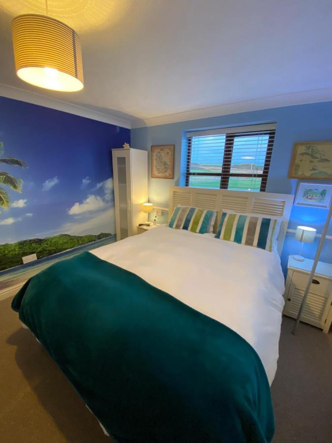 Bed and Breakfast Blackthorn Farm Холихед Экстерьер фото