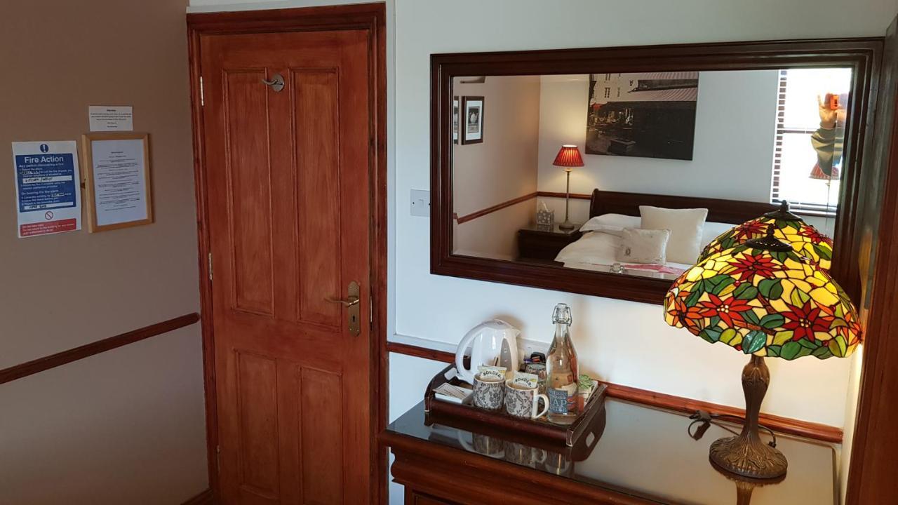 Bed and Breakfast Blackthorn Farm Холихед Экстерьер фото